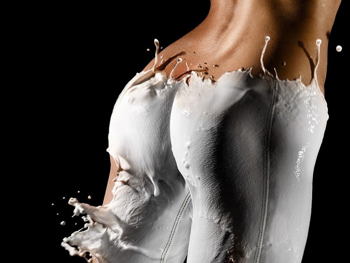 фото голая женщина в молоке фото 101