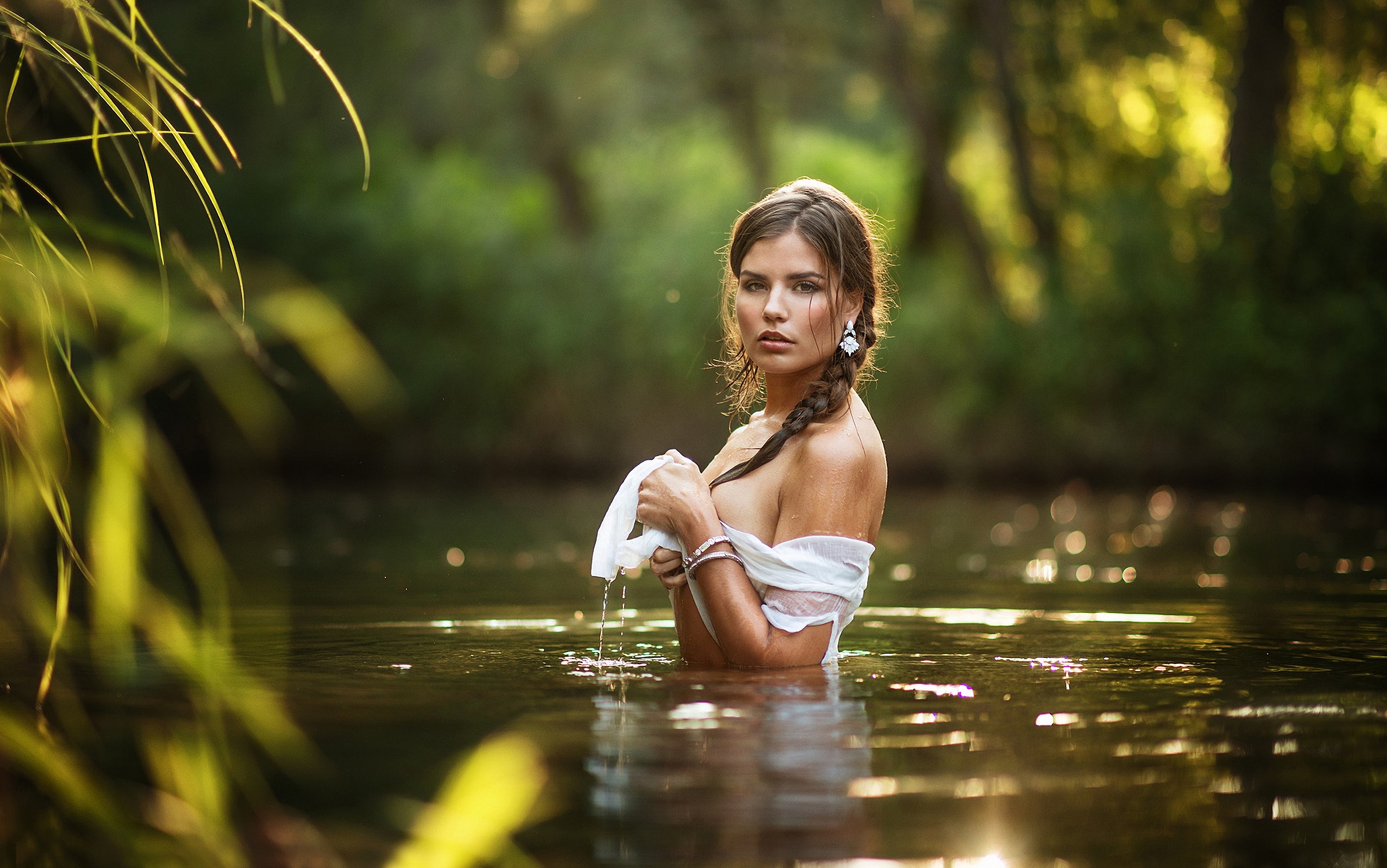 Снято на озере. Miki Macovei фотограф. Miki Macovei фото. Florence Macovei модель. Miki Macovei обои.